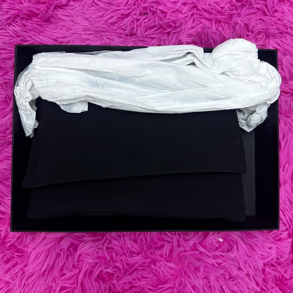 light grey Chanel purse - Picture 8 of 8